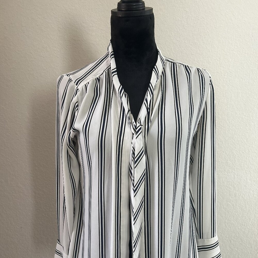 White House Black Market Blouse - Size 4